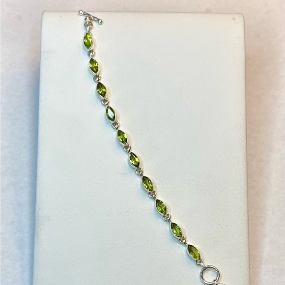 Sterling Silver Peridot Link Bracelet ~ 7 - 8" Wearable Length Adjustable - Picture 2 of 13